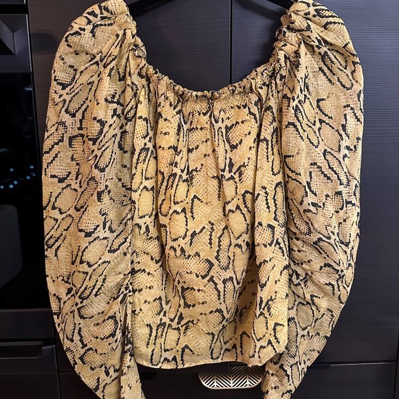 Frame Off the Shoulder Billow Top in Python - Size Small - Picture 1 of 3